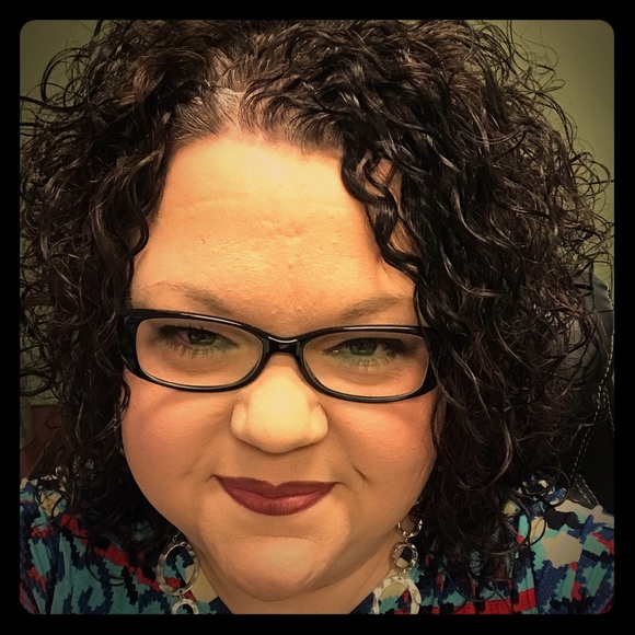 Meet your Posher, Jennifer - Picture 1 of 1